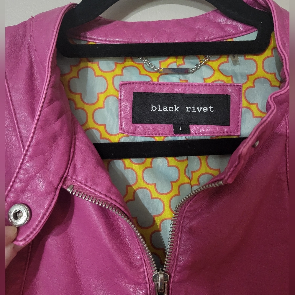 Black Rivet Pink Raspberry Faux Leather Zip Front Jacket Size Large - Picture 4 of 6